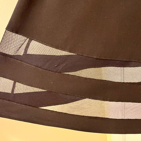 ππ¨π¬ππ©π‘ ππ’ππ€π¨ππ Black Lightweight Dress with Sheer Stripes Size 4 - Picture 5 of 6